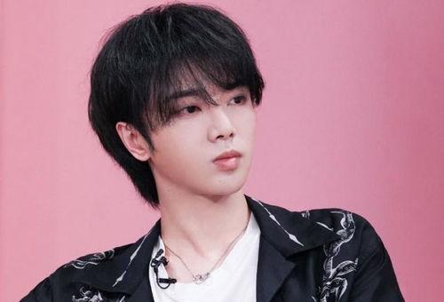 八卦娱乐爆料华晨宇,八卦娱乐独家爆料,揭秘花花背后的故事 第3张 八卦娱乐爆料华晨宇,八卦娱乐独家爆料,揭秘花花背后的故事 第3张