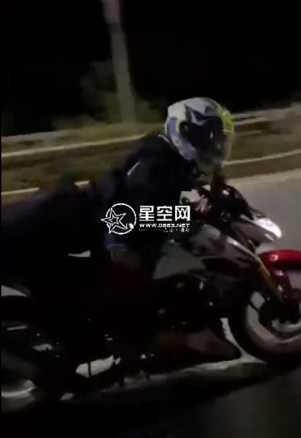 爆料新闻精神小伙视频,视频爆火网络引热议