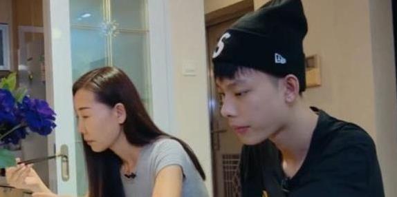 小侯被前女友爆料视频,真相背后引人深思