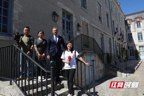 无锡网红吃瓜事件视频,揭秘网络舆论的风暴中心 第3张 无锡网红吃瓜事件视频,揭秘网络舆论的风暴中心 第3张