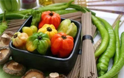 莲下吃瓜最新事件爆料,揭秘背后惊人真相 第2张 莲下吃瓜最新事件爆料,揭秘背后惊人真相 第2张