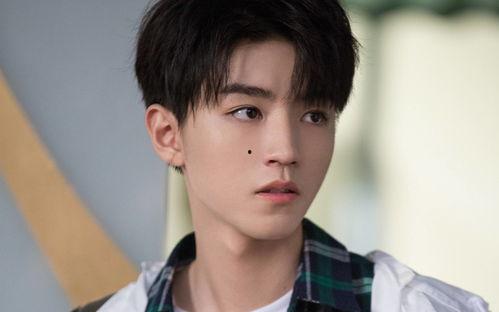 王俊凯张子枫圈内爆料,揭秘娱乐圈不为人知的幕后故事 第2张 王俊凯张子枫圈内爆料,揭秘娱乐圈不为人知的幕后故事 第2张